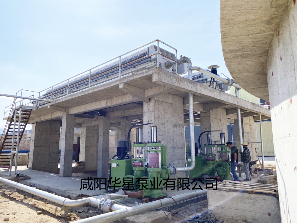 洗沙場(chǎng)壓泥機